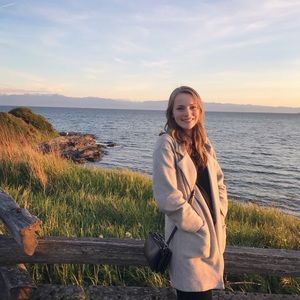 Meet your Posher, Olivia